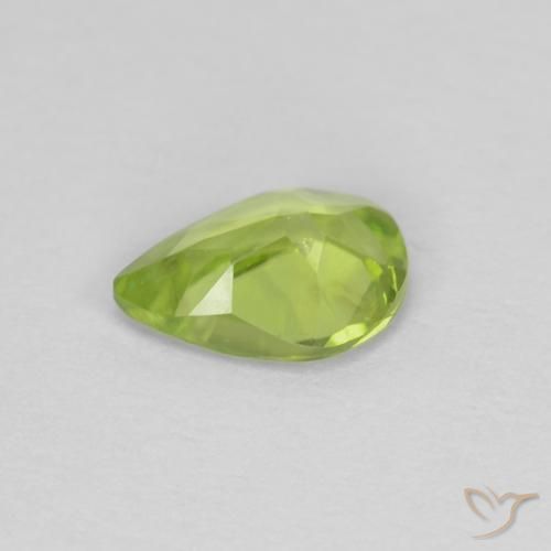 Peridoto Verde medio naturale da 0.65 ct, Forma a pera, VS