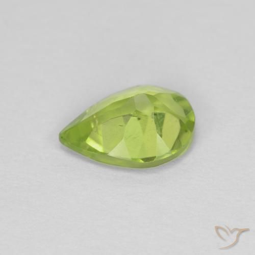 Peridoto Verde medio naturale da 0.68 ct, Forma a pera, VS
