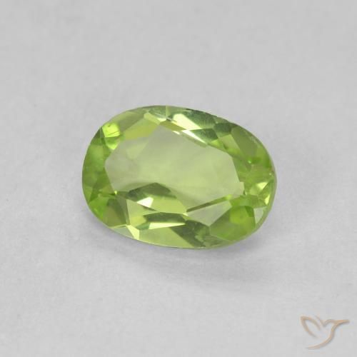 Peridoto Verde medio naturale da 0.76 ct, Ovale, VVS