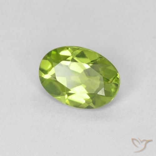 Peridoto Verde medio naturale da 0.79 ct, Ovale, VVS