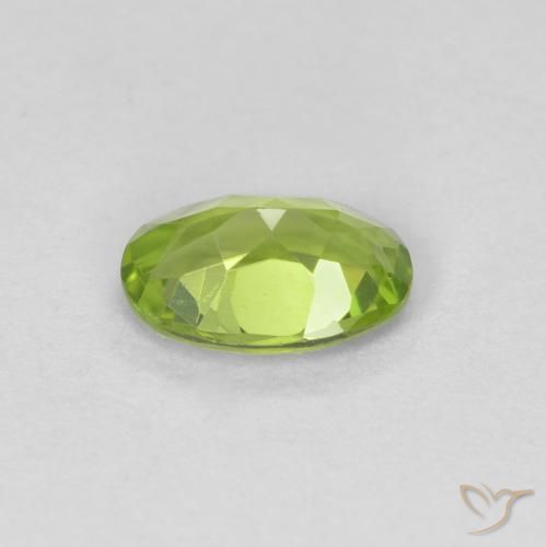 Peridoto Verde medio naturale da 0.79 ct, Ovale, VVS