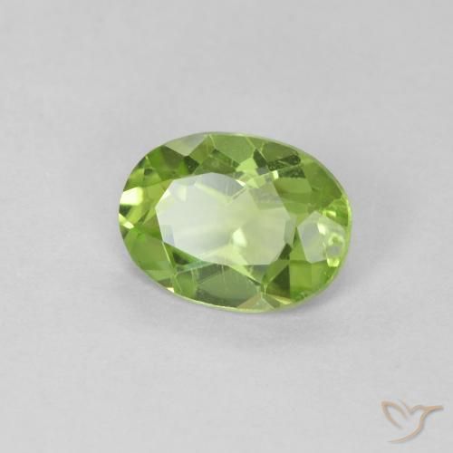 Peridoto Verde medio naturale da 0.83 ct, Ovale, VVS-VS