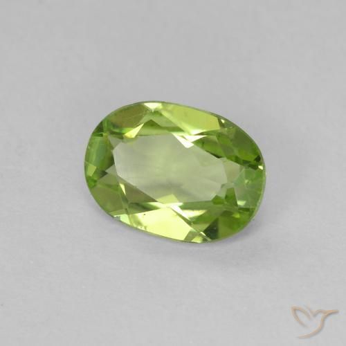 Peridoto Verde medio naturale da 0.79 ct, Ovale, VVS-VS