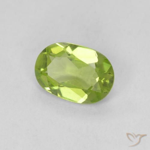 Peridoto Verde medio naturale da 0.73 ct, Ovale, VVS