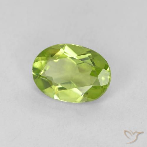 Peridoto Verde medio naturale da 0.80 ct, Ovale, VVS