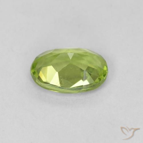 Peridoto Verde medio naturale da 0.80 ct, Ovale, VVS
