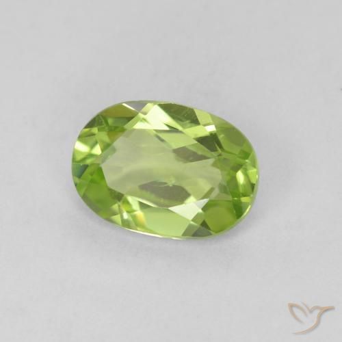 Peridoto Verde acceso naturale da 0.78 ct, Ovale, VVS