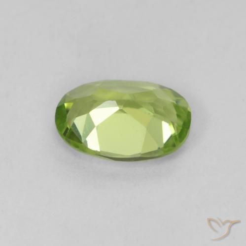 Peridoto Verde acceso naturale da 0.78 ct, Ovale, VVS