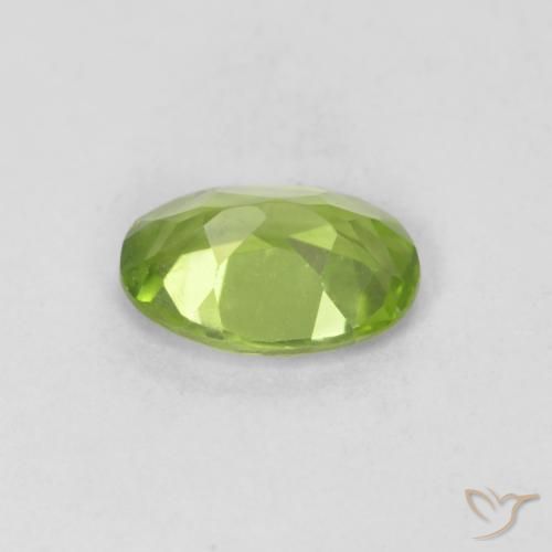 Peridoto Verde medio naturale da 0.82 ct, Ovale, VVS