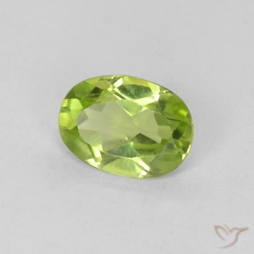 Peridoto Verde medio naturale da 0.80 ct, Ovale, VVS