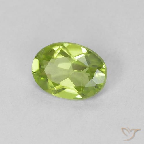 Peridoto Verde acceso naturale da 0.67 ct, Ovale, VS