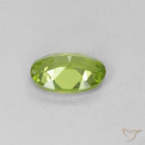Peridoto Verde acceso naturale da 0.67 ct, Ovale, VS