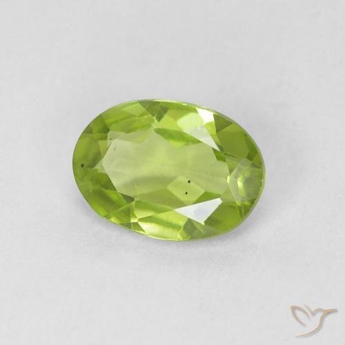 Peridoto Verde medio naturale da 0.76 ct, Ovale, VVS-VS