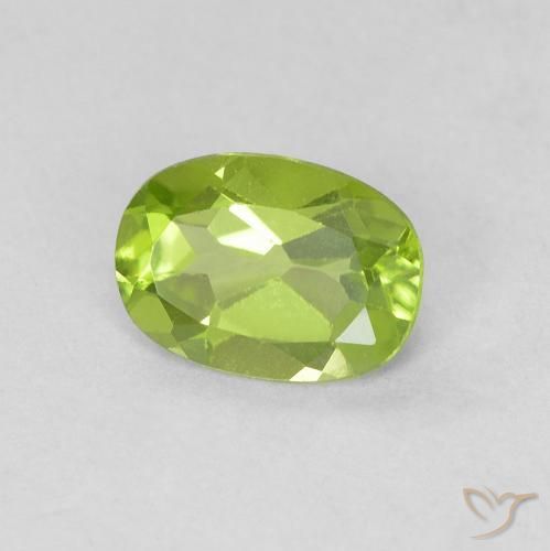Peridoto Verde acceso naturale da 0.82 ct, Ovale, VVS-VS