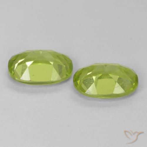 Gemme di Peridoto Verde medio naturale da 1.79 ct, Ovale, VVS-VS