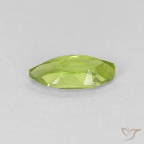Peridoto Verde medio naturale da 0.68 ct, Taglio marquise, VVS-VS