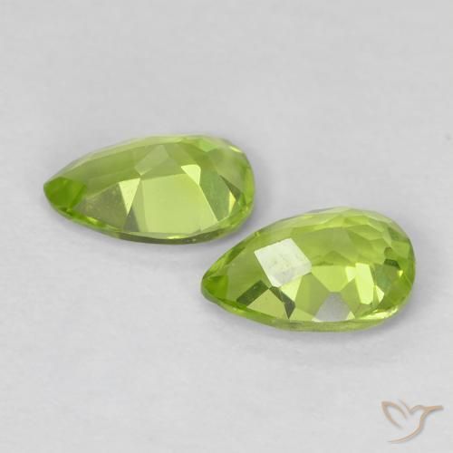 Gemme di Peridoto Verde acceso naturale da 0.96 ct, Forma a pera, VS