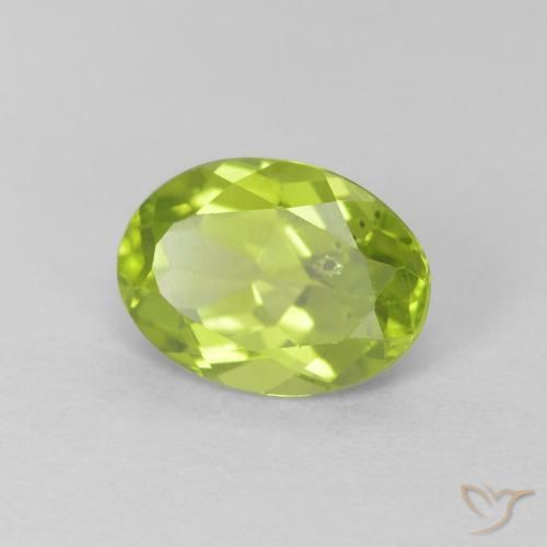 Peridoto Verde medio naturale da 1.36 ct, Ovale, VS