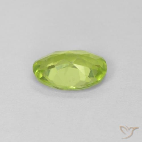 Peridoto Verde medio naturale da 0.84 ct, Ovale, VS