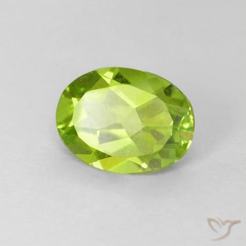 Peridoto Verde medio naturale da 1.10 ct, Ovale, VVS-VS