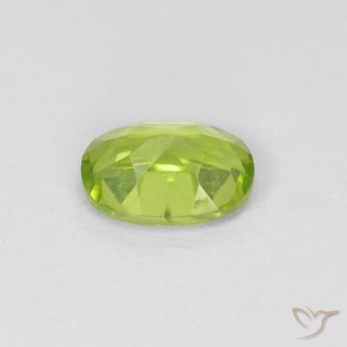 Peridoto Verde medio naturale da 0.92 ct, Ovale, VVS-VS