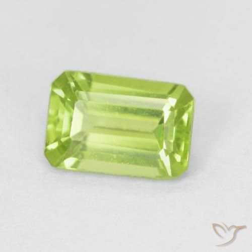Peridoto Verde acceso naturale da 0.60 ct, Ottagonale / Taglio smeraldo, VVS