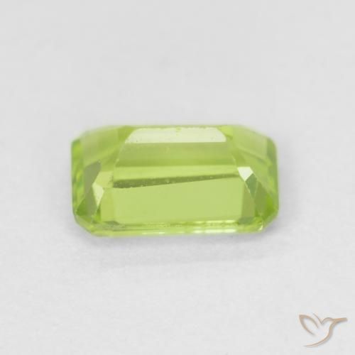 Peridoto Verde acceso naturale da 0.60 ct, Ottagonale / Taglio smeraldo, VVS