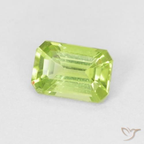 Peridoto Verde chiaro e vivace naturale da 0.52 ct, Ottagonale / Taglio smeraldo, VVS