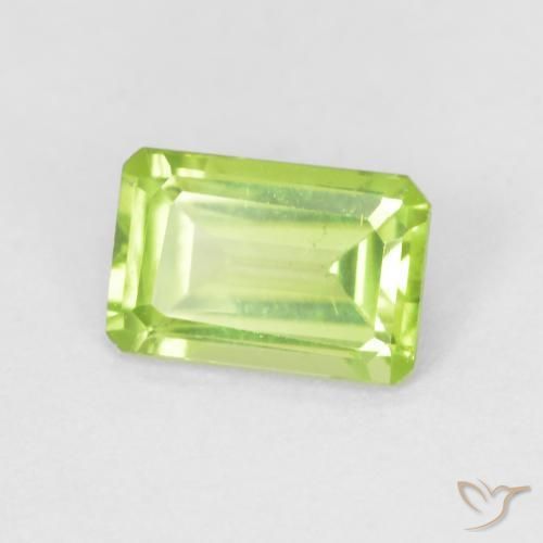 Peridoto Verde chiaro e vivace naturale da 0.60 ct, Ottagonale / Taglio smeraldo, VS