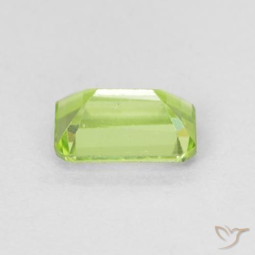 Peridoto Verde chiaro e vivace naturale da 0.62 ct, Ottagonale / Taglio smeraldo, VS