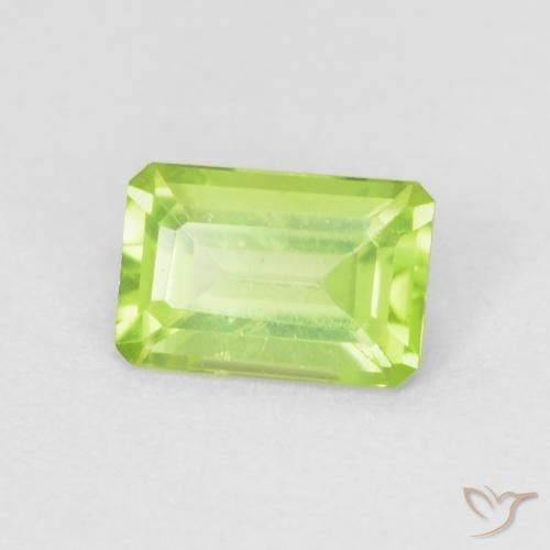 Peridoto Verde chiaro e vivace naturale da 0.58 ct, Ottagonale / Taglio smeraldo, VVS