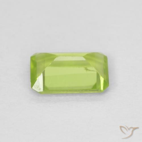 Peridoto Verde medio naturale da 0.81 ct, Ottagonale / Taglio smeraldo, VS