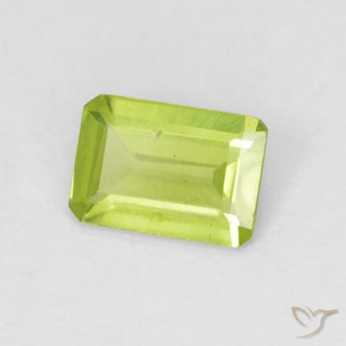 Peridoto Verde brillante naturale da 0.63 ct, Ottagonale / Taglio smeraldo, VS