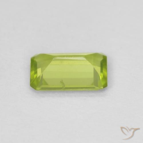 Peridoto Verde brillante naturale da 0.63 ct, Ottagonale / Taglio smeraldo, VS