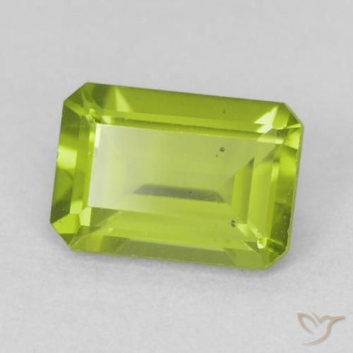 Peridoto Verde brillante naturale da 0.90 ct, Ottagonale / Taglio smeraldo, VVS