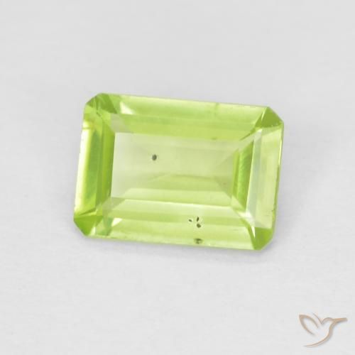 Peridoto Verde brillante naturale da 0.84 ct, Ottagonale / Taglio smeraldo, Opaco