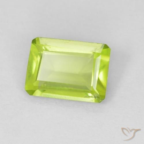 Peridoto Verde brillante naturale da 0.93 ct, Ottagonale / Taglio smeraldo, VS