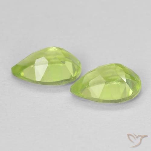 Gemme di Peridoto Verde acceso naturale da 0.91 ct, Forma a pera, VVS-VS