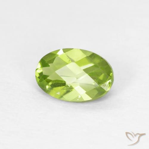 Peridoto Verde brillante naturale da 0.57 ct, Ovale, VS