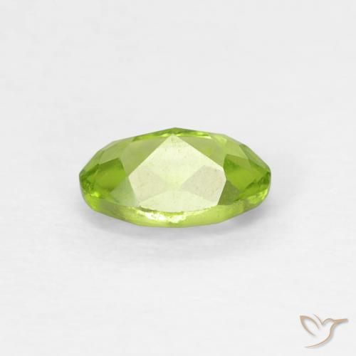 Peridoto Verde brillante naturale da 0.57 ct, Ovale, VS