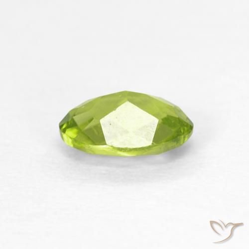 Peridoto Verde brillante naturale da 0.54 ct, Ovale, VS