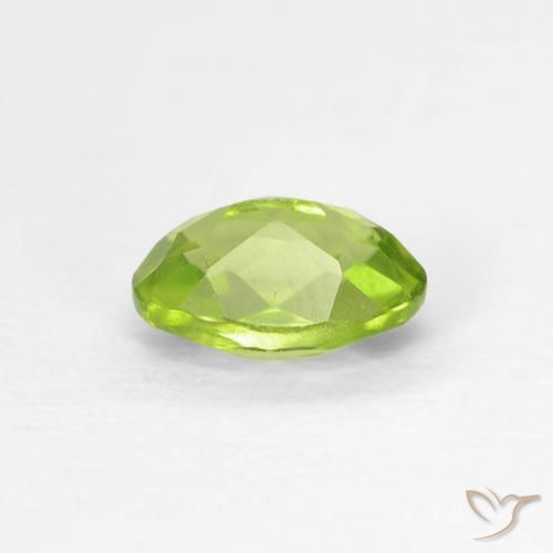 Peridoto Verde chiaro e vivace naturale da 0.62 ct, Ovale, VVS-VS
