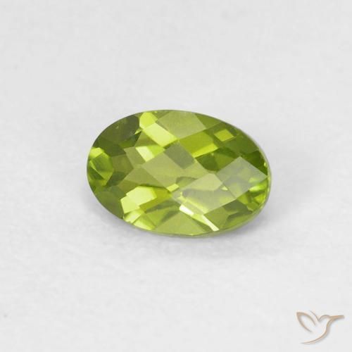 Peridoto Verde acceso naturale da 0.55 ct, Ovale, VVS-VS