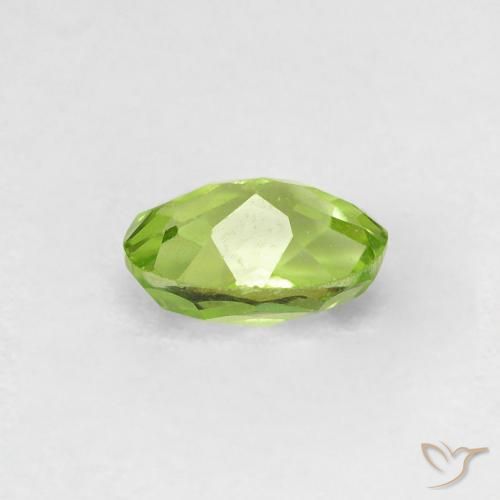 Peridoto Verde medio naturale da 0.63 ct, Ovale, VVS-VS