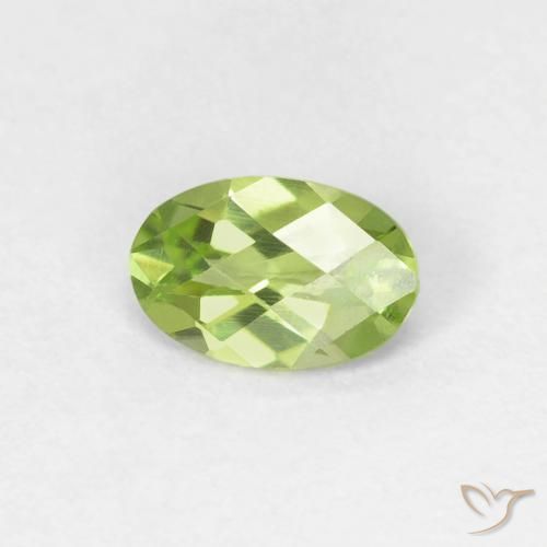 Peridoto Verde acceso naturale da 0.44 ct, Ovale, VVS-VS