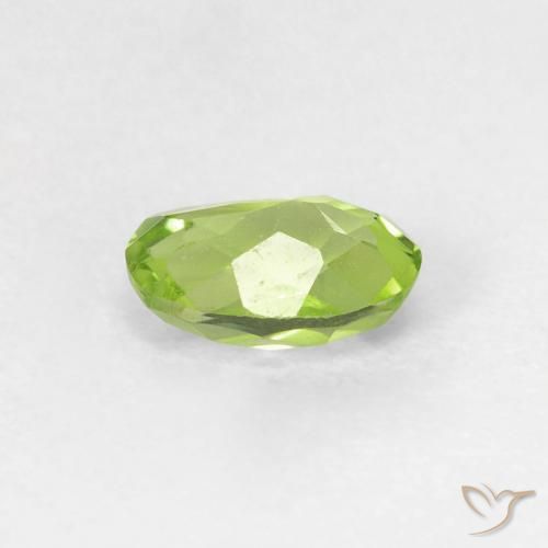 Peridoto Verde chiaro e vivace naturale da 0.58 ct, Ovale, VVS-VS
