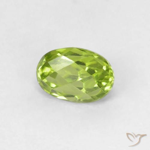Peridoto Verde brillante naturale da 0.72 ct, Ovale, VVS-VS