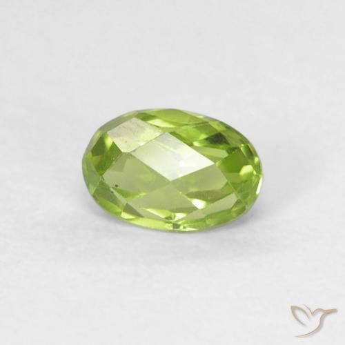 Peridoto Verde brillante naturale da 0.68 ct, Ovale, VVS-VS