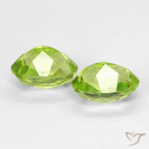 Gemme di Peridoto Verde medio naturale da 1.36 ct, Ovale, VS