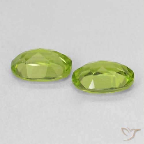 Gemme di Peridoto Verde acceso naturale da 1.77 ct, Ovale, VS